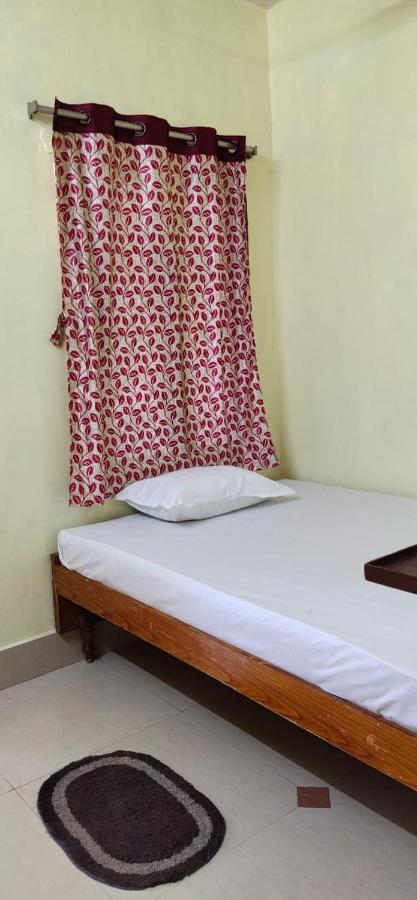Hotel Decent residency Kākināda Exterior foto